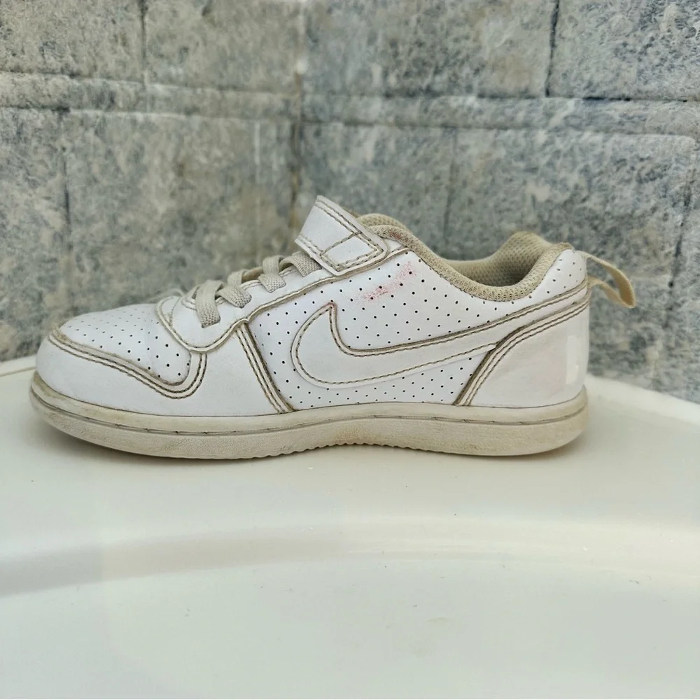 Nike Low White Basketball Shoes Size kids 11C